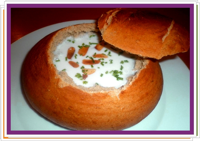 Polévka z pečeného česneku s kokosovým krémem - Recepty a vaření