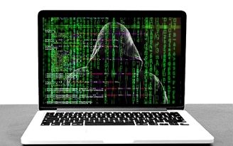 Ilustrační obrázek - hacker, hacking, notebook