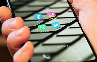 Meta uvažuje o nové sociální síti - Ikony Facebooku, Instagramu, WhatsAppu a Twitteru (Ilustrační foto)