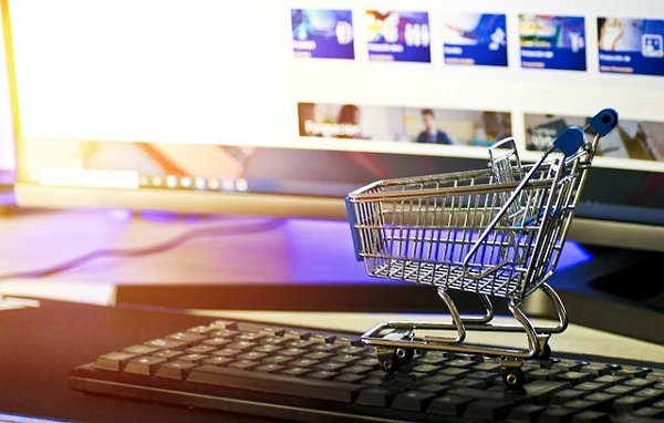 E-shopy - e-commerce - online nákupy (Ilustrační foto)