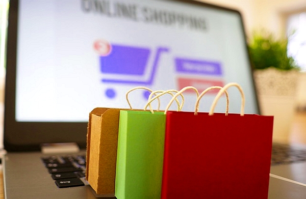 e-shopy online shopping (Ilustrační foto)