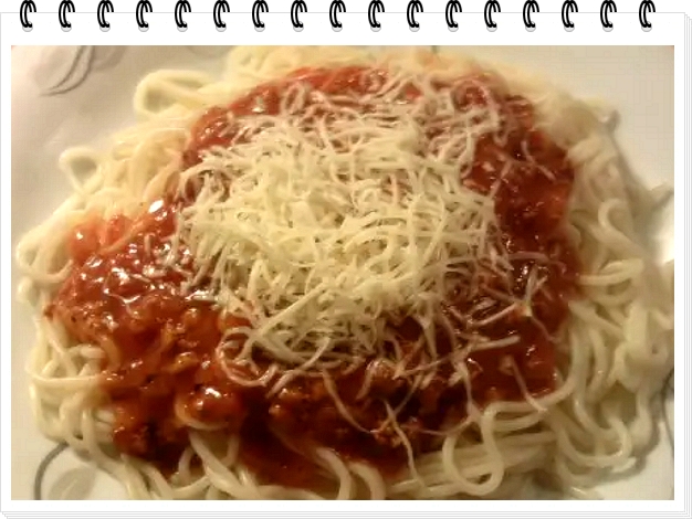 Špagety s mletým masem a cuketou