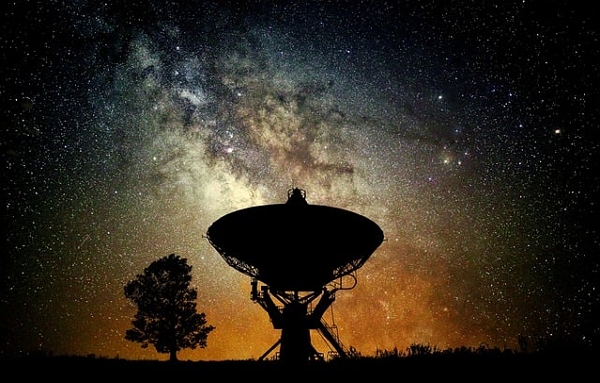 Noční obloha, hvězdy, pozorování, přístroj, teleskop - Ilustrační foto