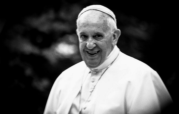Papež František (vlastním jménem Jorge Mario Bergoglio SJ)