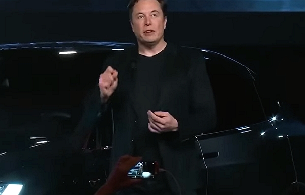 Musk oživil projekt Roadster (Tesla)